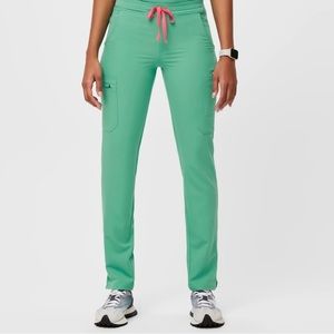 Figs Yola Surgical green scrubs